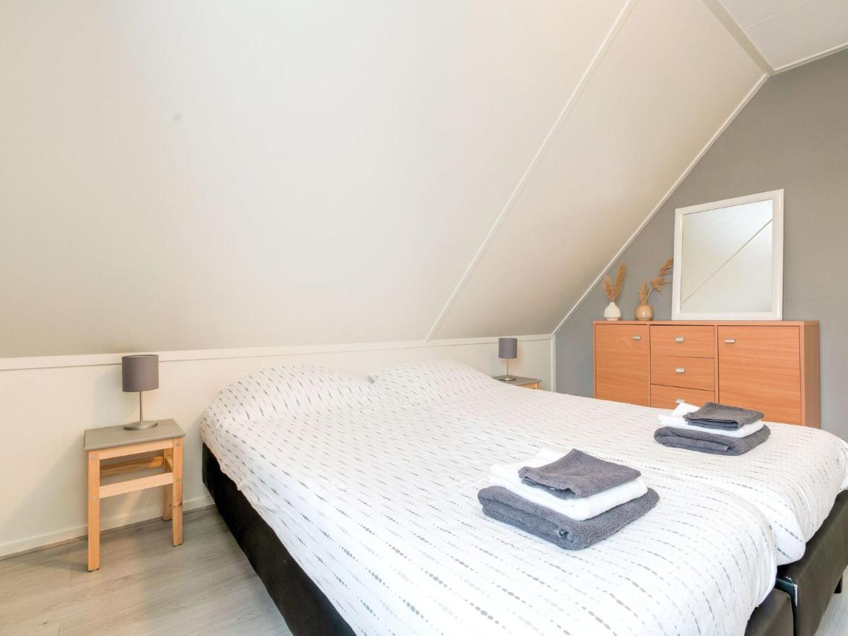 Captivating Holiday Home In Zeewolde Near Forest ภายนอก รูปภาพ