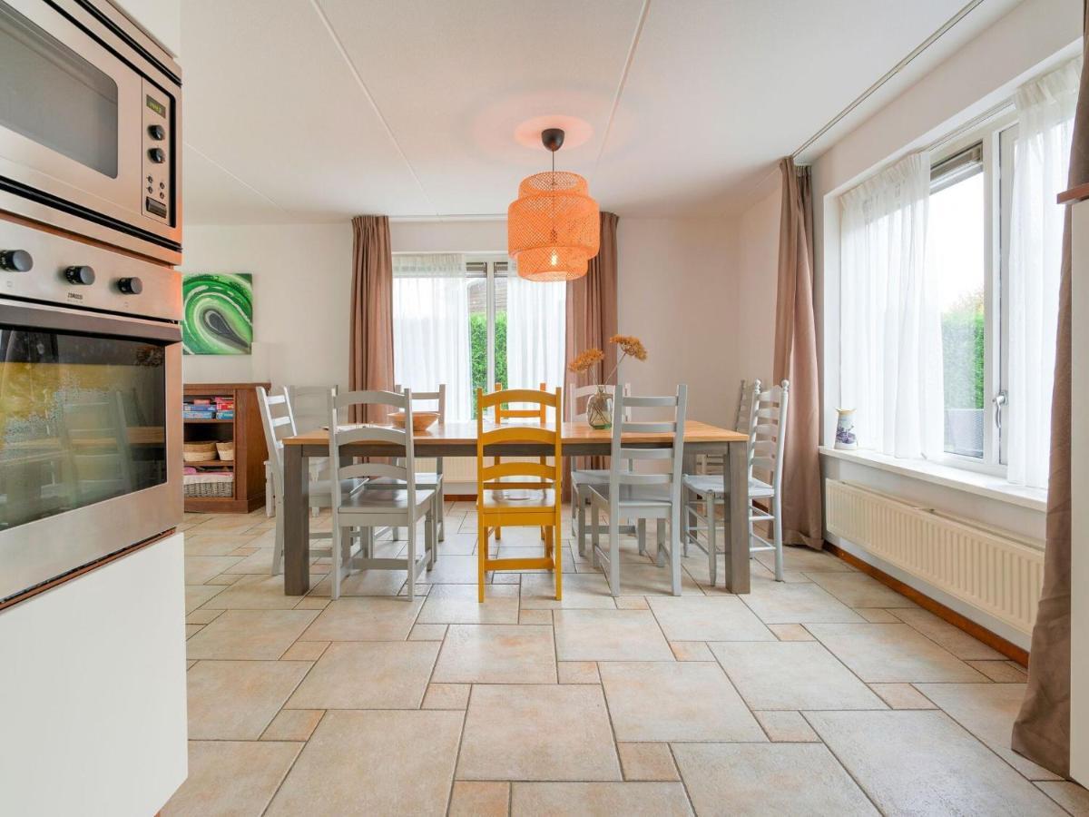 Captivating Holiday Home In Zeewolde Near Forest ภายนอก รูปภาพ